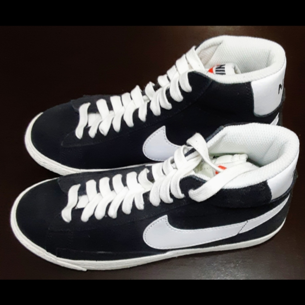 Nike - Picture 5 of 10